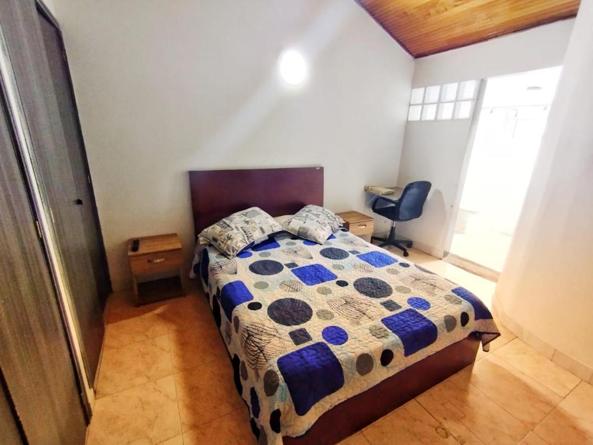 Aloha Hostel Богота Екстериор снимка