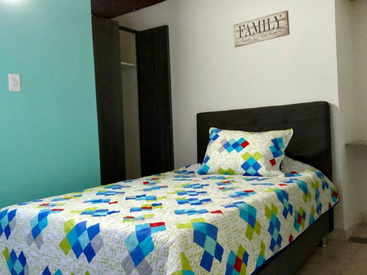 Aloha Hostel Богота Екстериор снимка