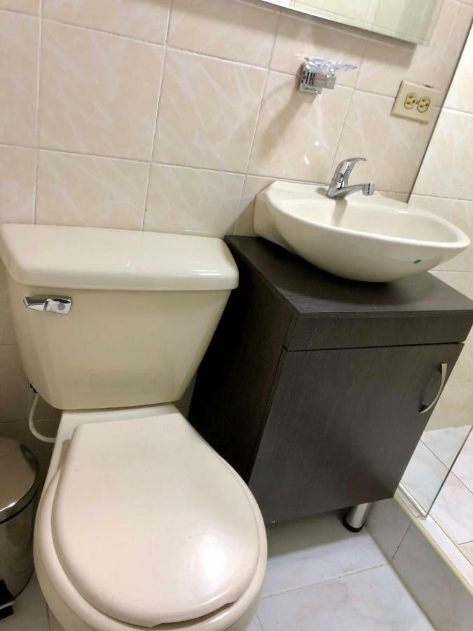 Aloha Hostel Богота Екстериор снимка