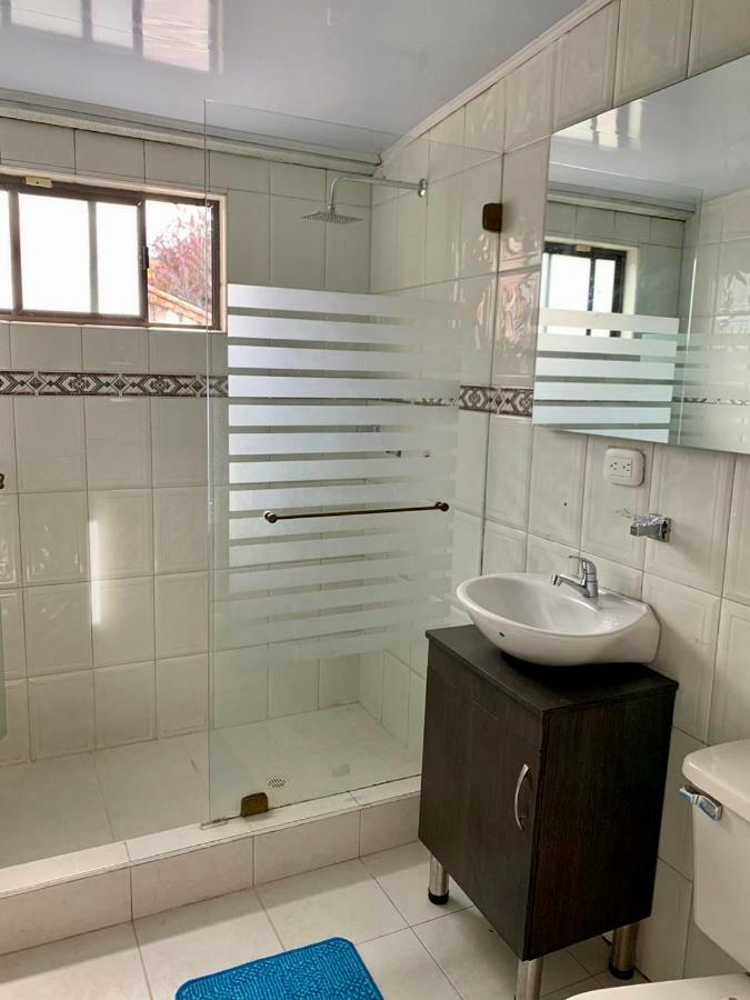 Aloha Hostel Богота Екстериор снимка